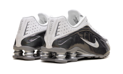Shox R4 WMNS"White Iridescent" IB7703 100