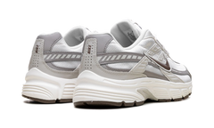 Initiator WMNS"Phantom Light Bone Sail Mink Brown" IB4339 001