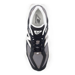 Unisex 9060 in Black