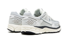 VOMERO 5 MNS WMNS"Photon Dust" FD0884 025